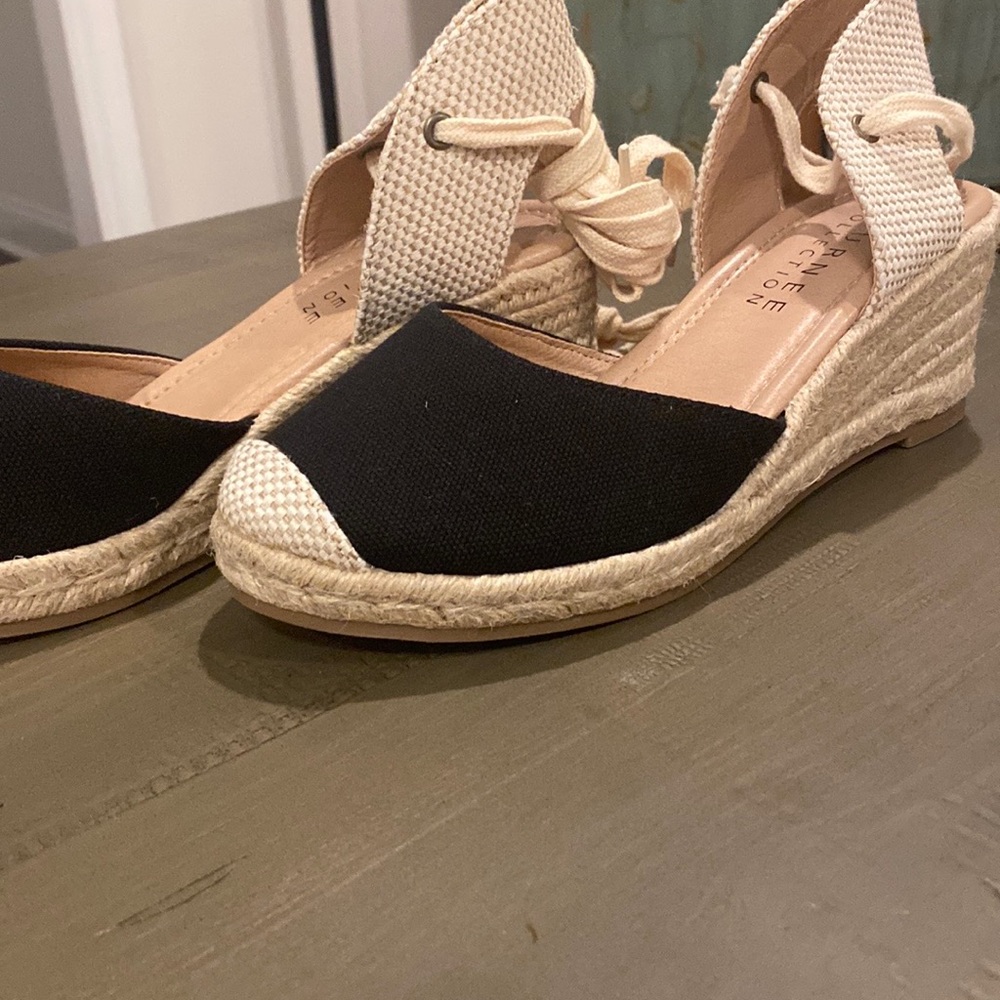 Women’s size WD 7 Journee collection espadrilles - Picture 4 of 8
